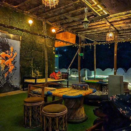 Hobbit House Hostel Rishīkesh Zewnętrze zdjęcie