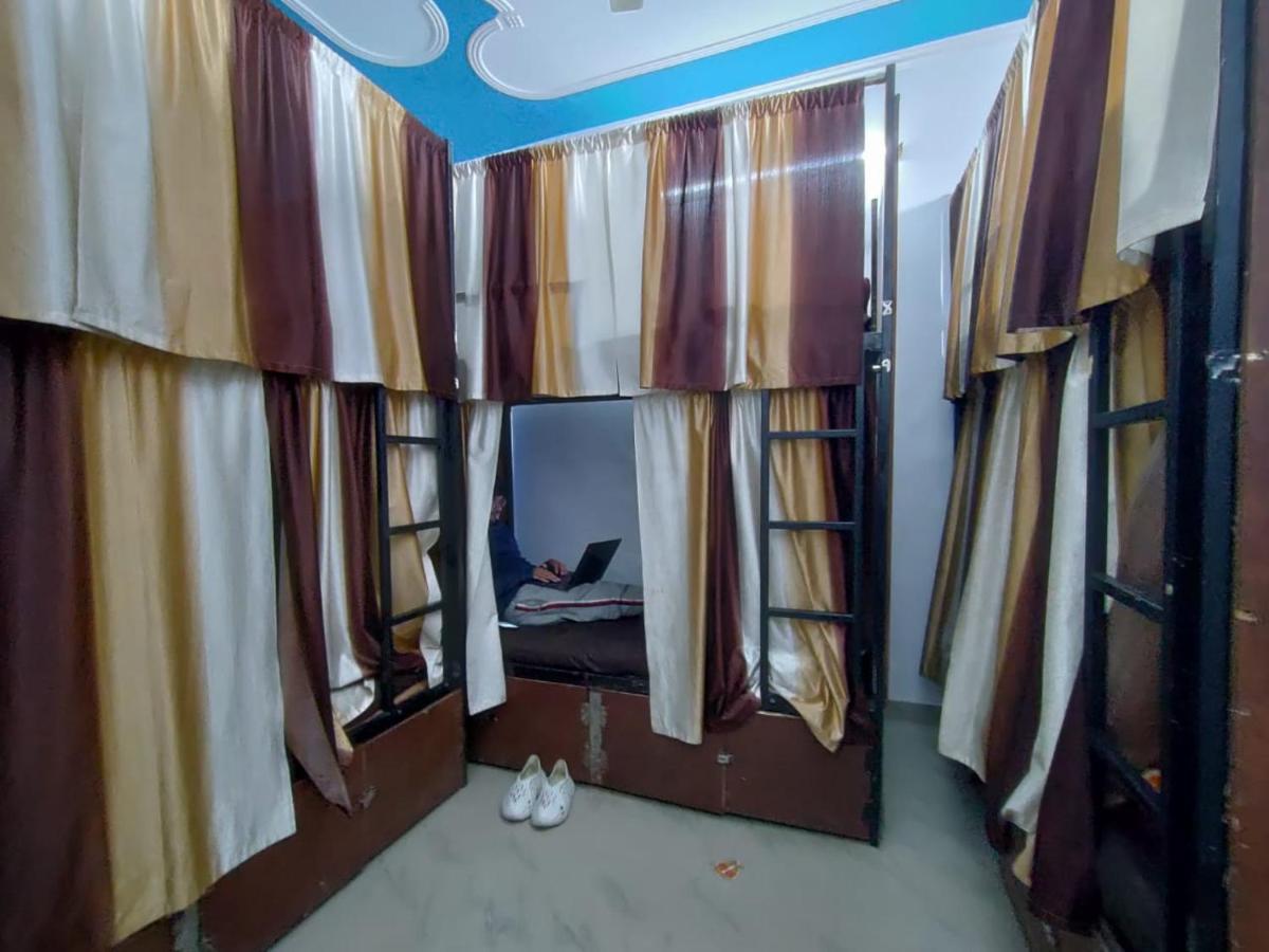 Hobbit House Hostel Rishīkesh Zewnętrze zdjęcie
