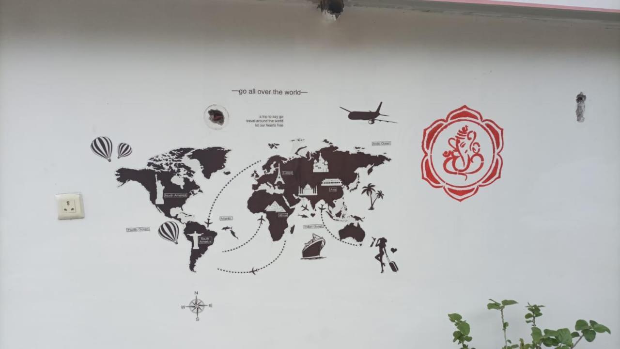 Hobbit House Hostel Rishīkesh Zewnętrze zdjęcie