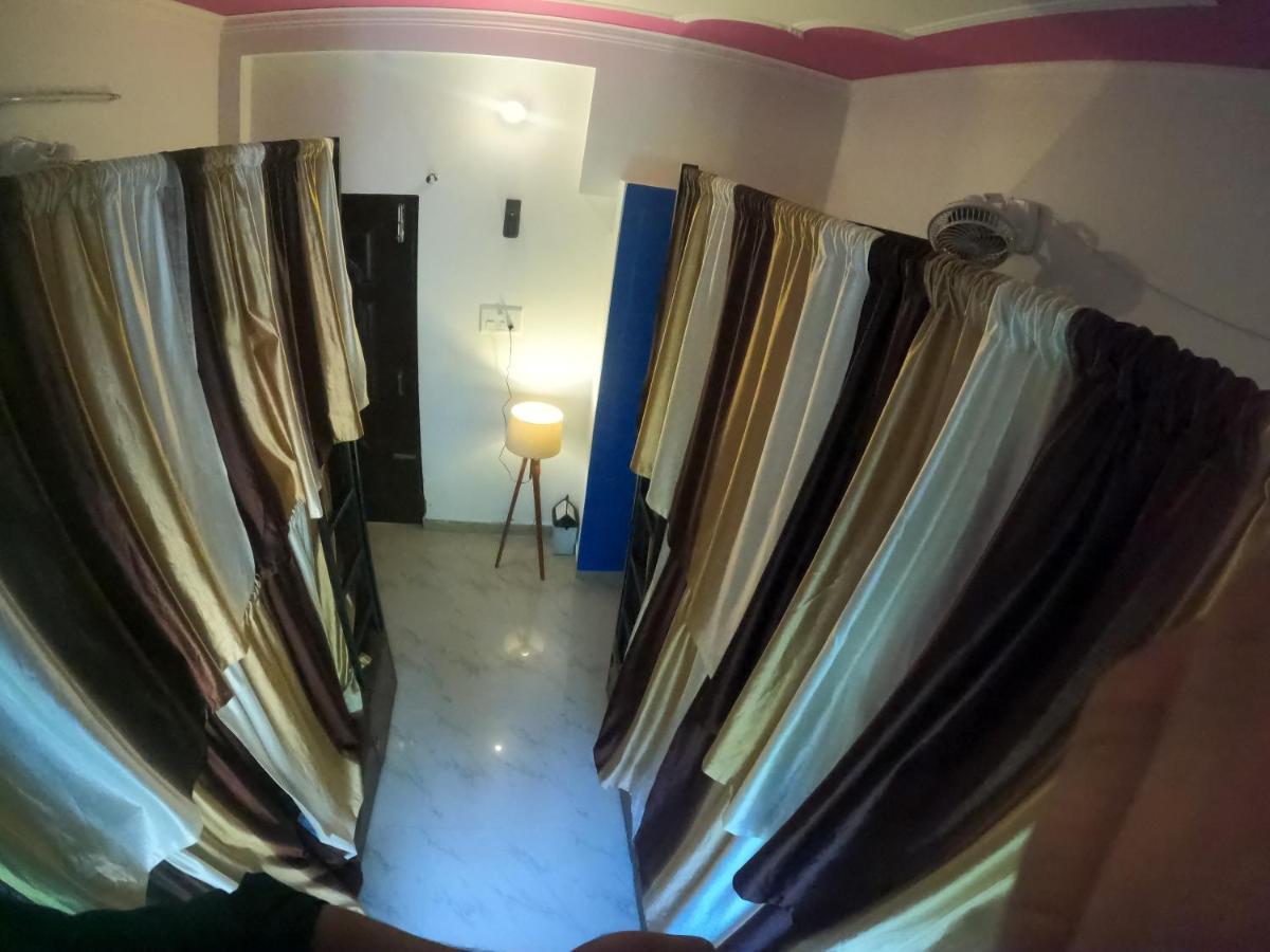 Hobbit House Hostel Rishīkesh Zewnętrze zdjęcie