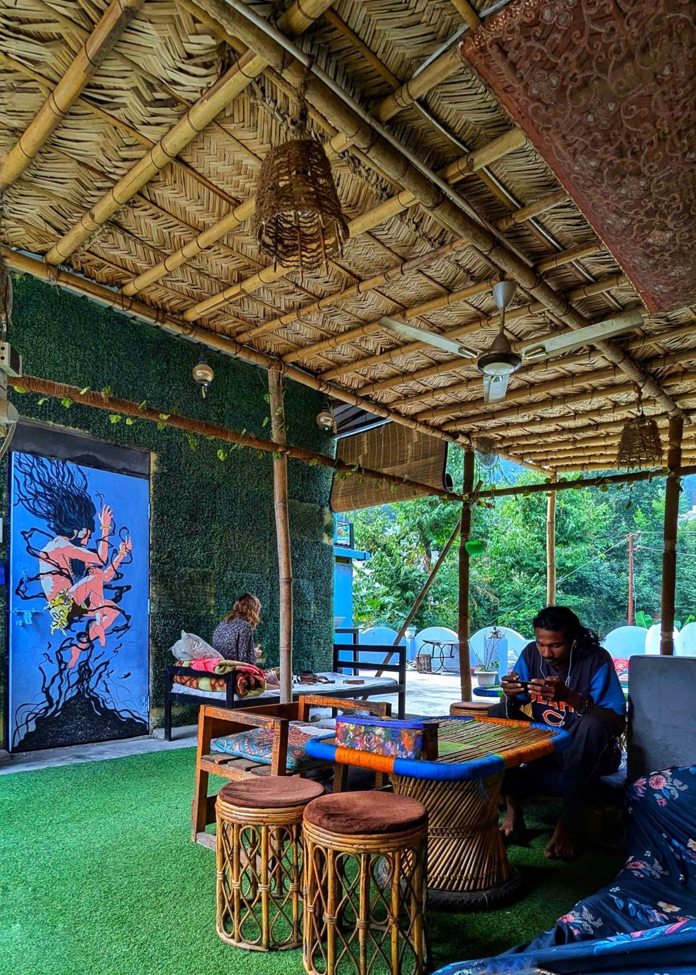 Hobbit House Hostel Rishīkesh Zewnętrze zdjęcie