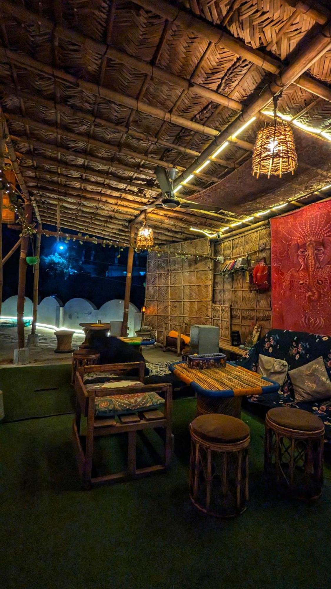 Hobbit House Hostel Rishīkesh Zewnętrze zdjęcie